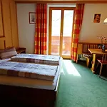 Haus Christina 3* トリンス