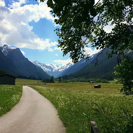 Haus Christina Szálloda Trins